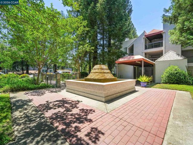 1308 Walden Rd 27, Walnut Creek, CA 94597