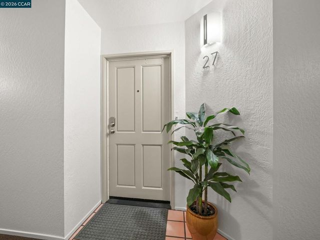 1308 Walden Rd 27, Walnut Creek, CA 94597
