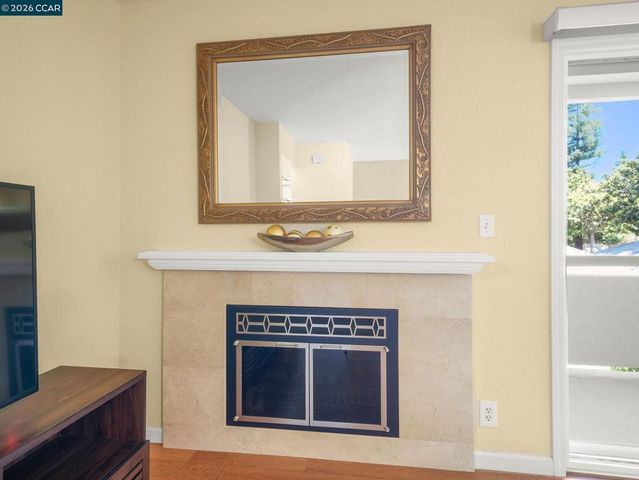 1308 Walden Rd 27, Walnut Creek, CA 94597