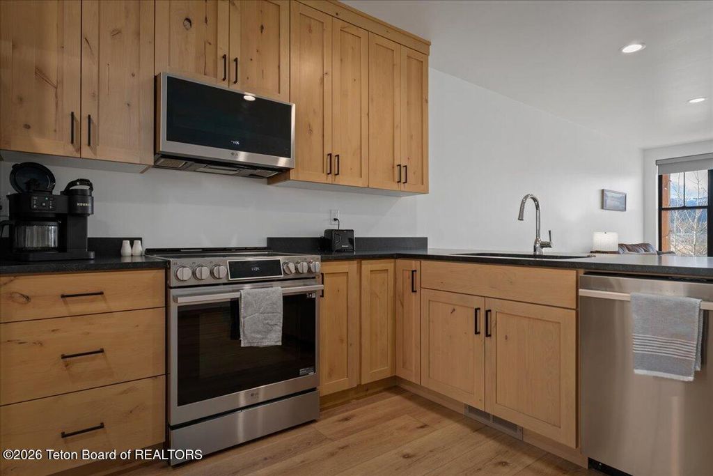 9033 OLD JACKSON HIGHWAY, Victor, ID 83455 photo 32