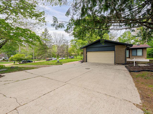 7580 Thornwood Street, Canton Charter Township, MI 48187