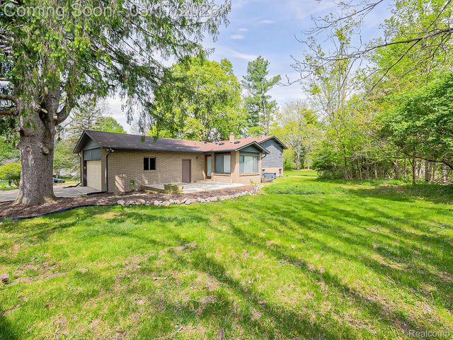 7580 Thornwood Street, Canton Charter Township, MI 48187