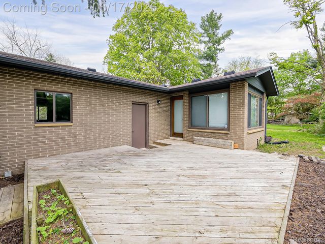 7580 Thornwood Street, Canton Charter Township, MI 48187