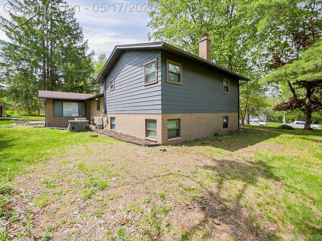7580 Thornwood Street, Canton Charter Township, MI 48187
