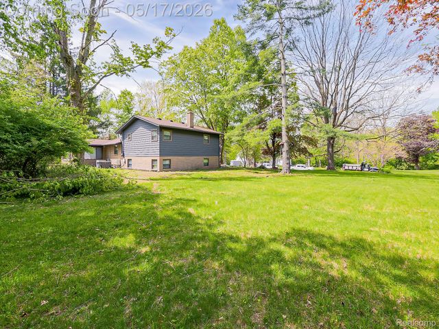 7580 Thornwood Street, Canton Charter Township, MI 48187
