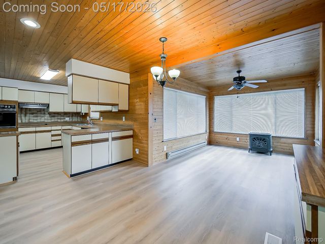 7580 Thornwood Street, Canton Charter Township, MI 48187