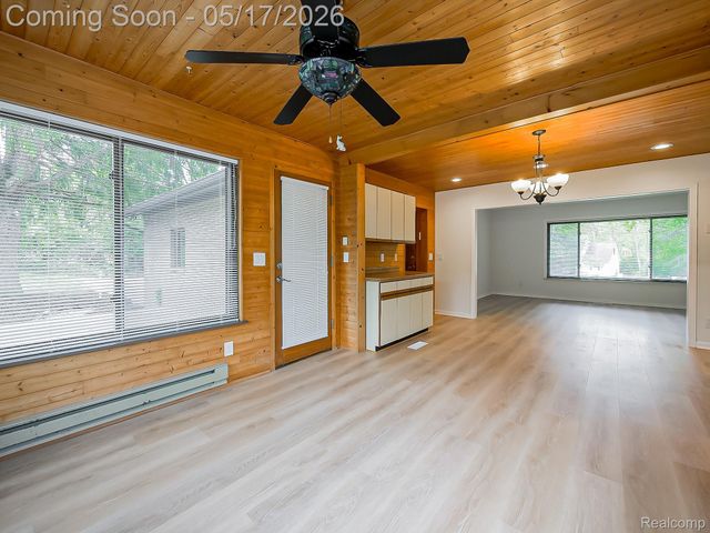 7580 Thornwood Street, Canton Charter Township, MI 48187