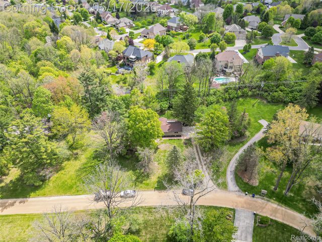 7580 Thornwood Street, Canton Charter Township, MI 48187