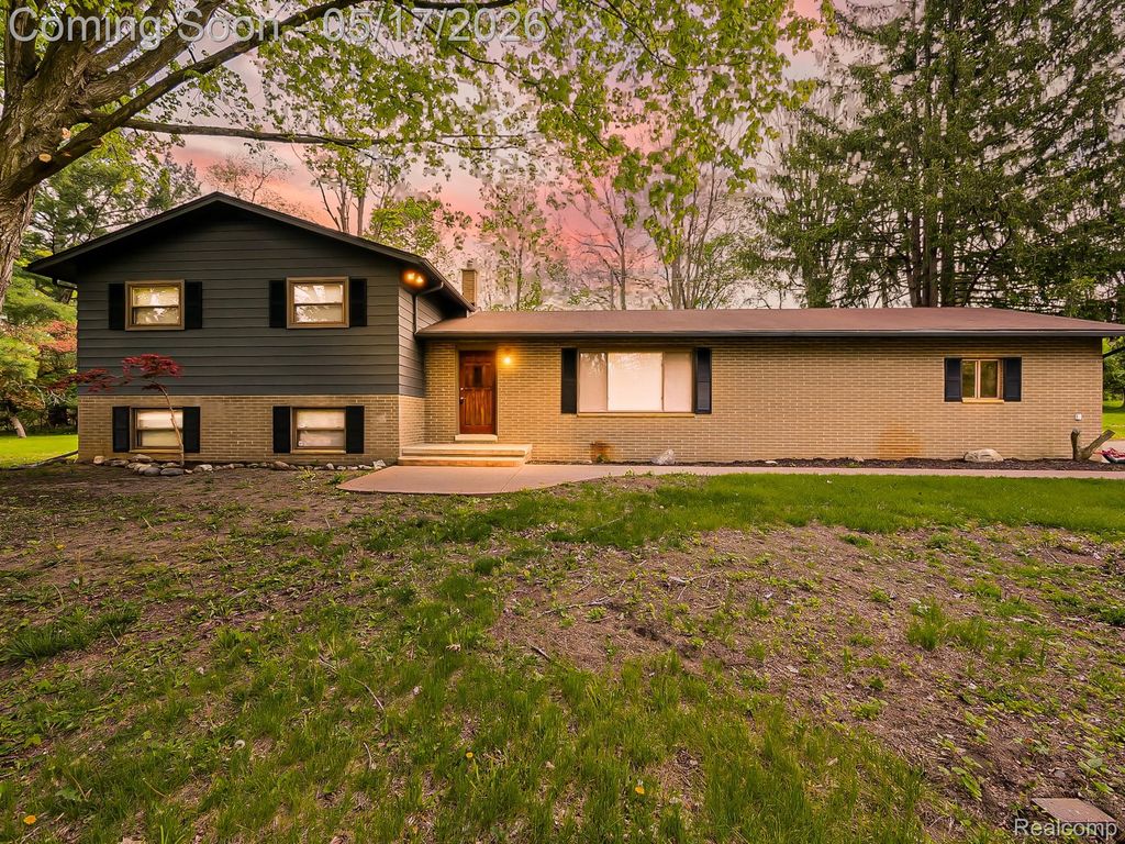 7580 Thornwood Street, Canton Charter Township, MI 48187