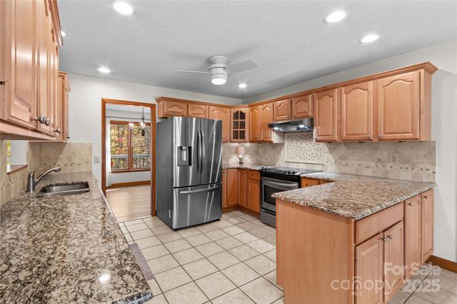 864 Hunter Drive, Mooresville, NC 28115