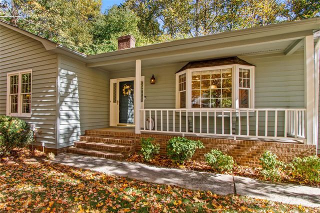 864 Hunter Drive, Mooresville, NC 28115