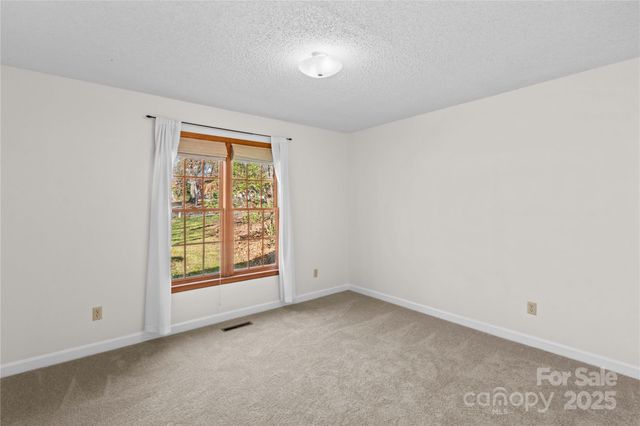 864 Hunter Drive, Mooresville, NC 28115