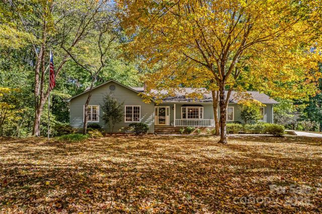 864 Hunter Drive, Mooresville, NC 28115