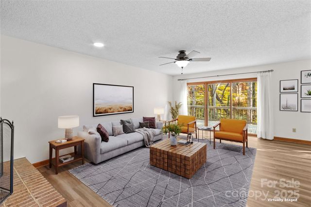 864 Hunter Drive, Mooresville, NC 28115