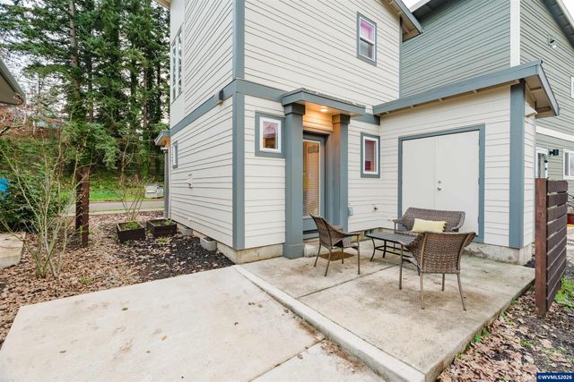3937 Cousteau Dr SE, Salem, OR 97302