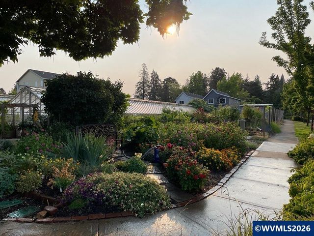 3937 Cousteau Dr SE, Salem, OR 97302