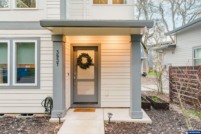 3937 Cousteau Dr SE, Salem, OR 97302