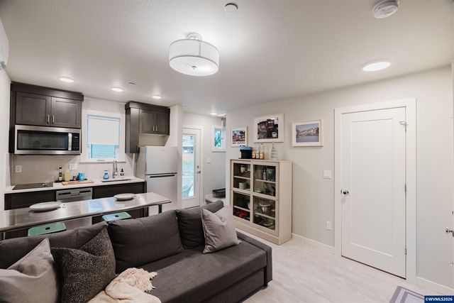 3937 Cousteau Dr SE, Salem, OR 97302