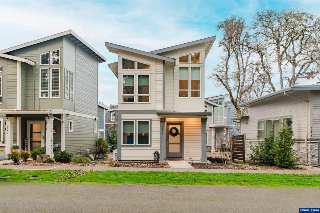 3937 Cousteau Dr SE, Salem, OR 97302