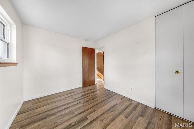 1890 Caposele Lane, Hazelwood, MO 63042