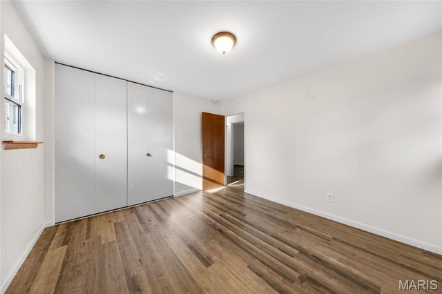 1890 Caposele Lane, Hazelwood, MO 63042