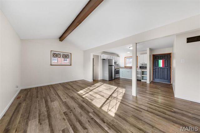 1890 Caposele Lane, Hazelwood, MO 63042