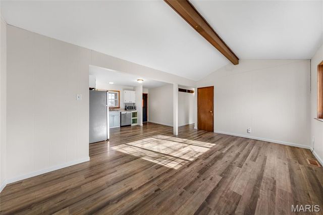 1890 Caposele Lane, Hazelwood, MO 63042