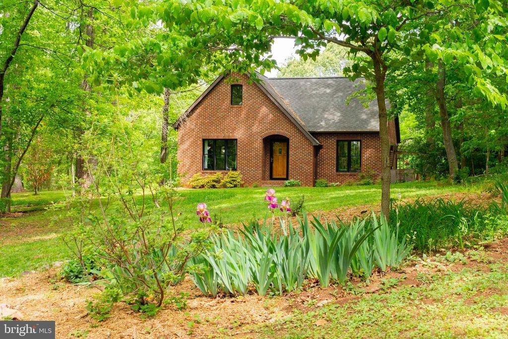 5060 RIDGEVIEW RD, Reva, VA 22735