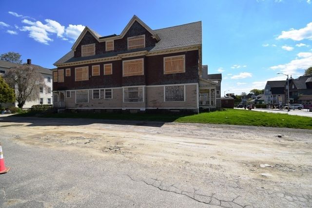 139 Vernon Street, Worcester, MA 01610