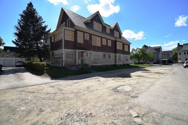 139 Vernon Street, Worcester, MA 01610