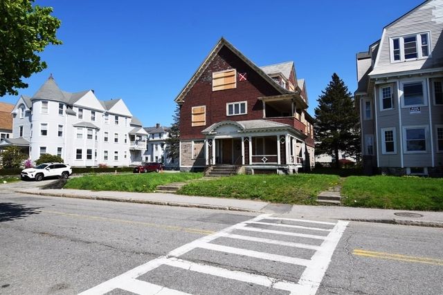 139 Vernon Street, Worcester, MA 01610