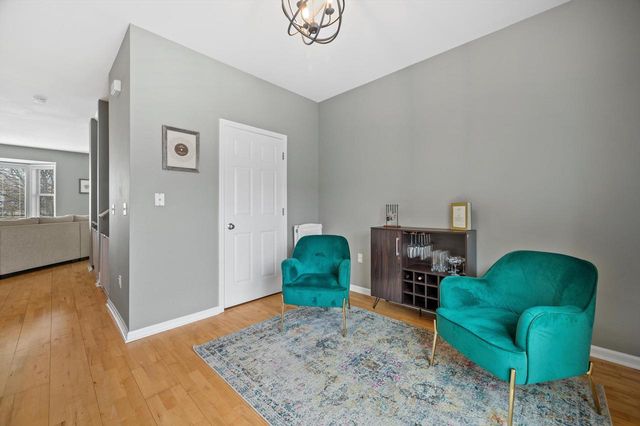 220 E Reservoir AVENUE, Milwaukee, WI 53212