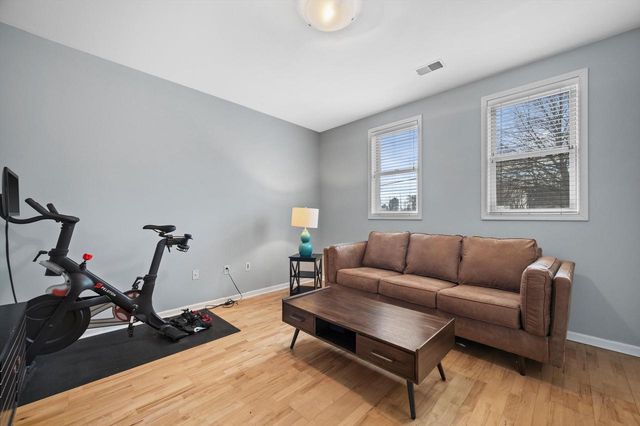 220 E Reservoir AVENUE, Milwaukee, WI 53212