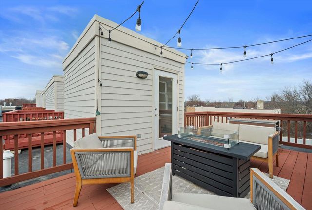 220 E Reservoir AVENUE, Milwaukee, WI 53212