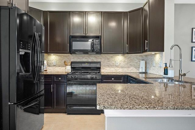 220 E Reservoir AVENUE, Milwaukee, WI 53212