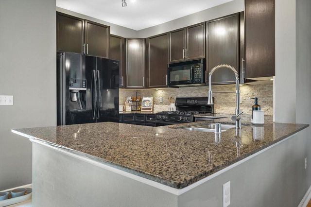 220 E Reservoir AVENUE, Milwaukee, WI 53212