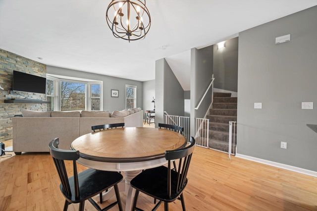 220 E Reservoir AVENUE, Milwaukee, WI 53212