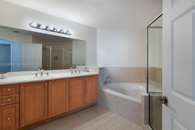 8395 SW 73rd Ave 503, Miami, FL 33143
