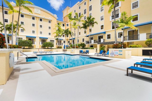 8395 SW 73rd Ave 503, Miami, FL 33143