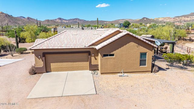 931 E ECHO Circle, Apache Junction, AZ 85119