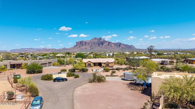 931 E ECHO Circle, Apache Junction, AZ 85119