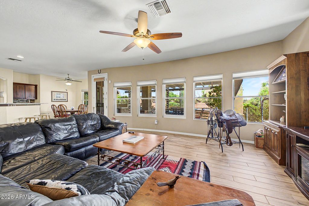 Image 15 of property listing at 931 E ECHO Circle, Apache Junction, AZ 85119