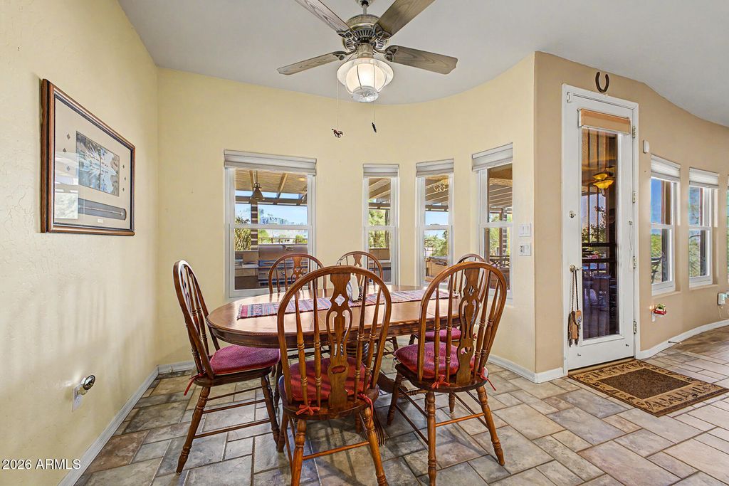 Image 18 of property listing at 931 E ECHO Circle, Apache Junction, AZ 85119