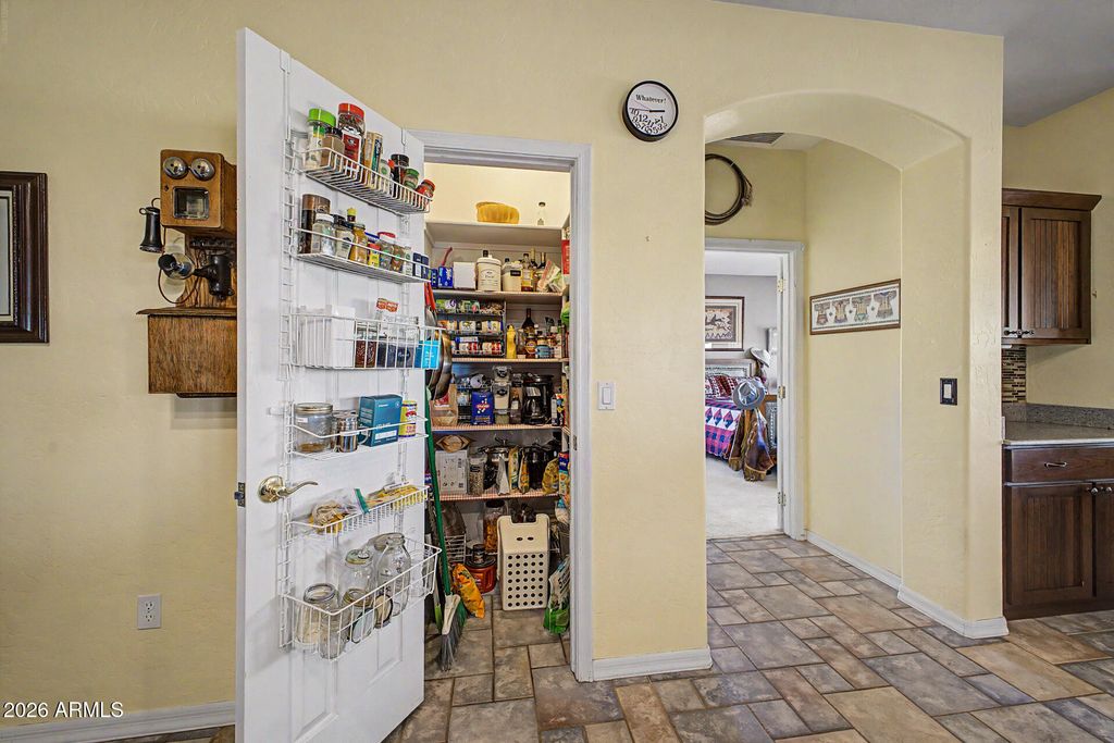 Image 20 of property listing at 931 E ECHO Circle, Apache Junction, AZ 85119