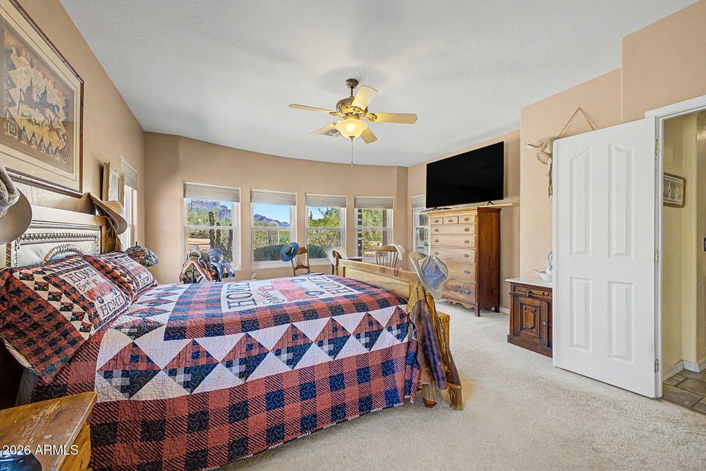 Image 23 of property listing at 931 E ECHO Circle, Apache Junction, AZ 85119