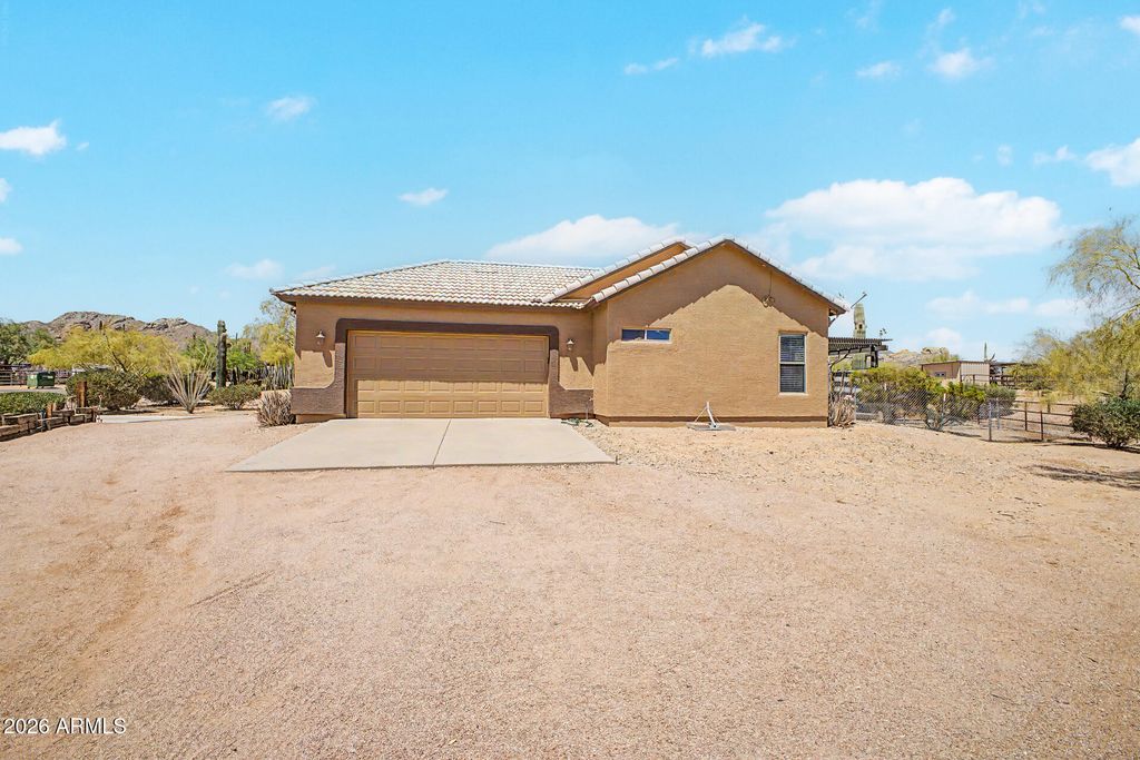 Image 42 of property listing at 931 E ECHO Circle, Apache Junction, AZ 85119