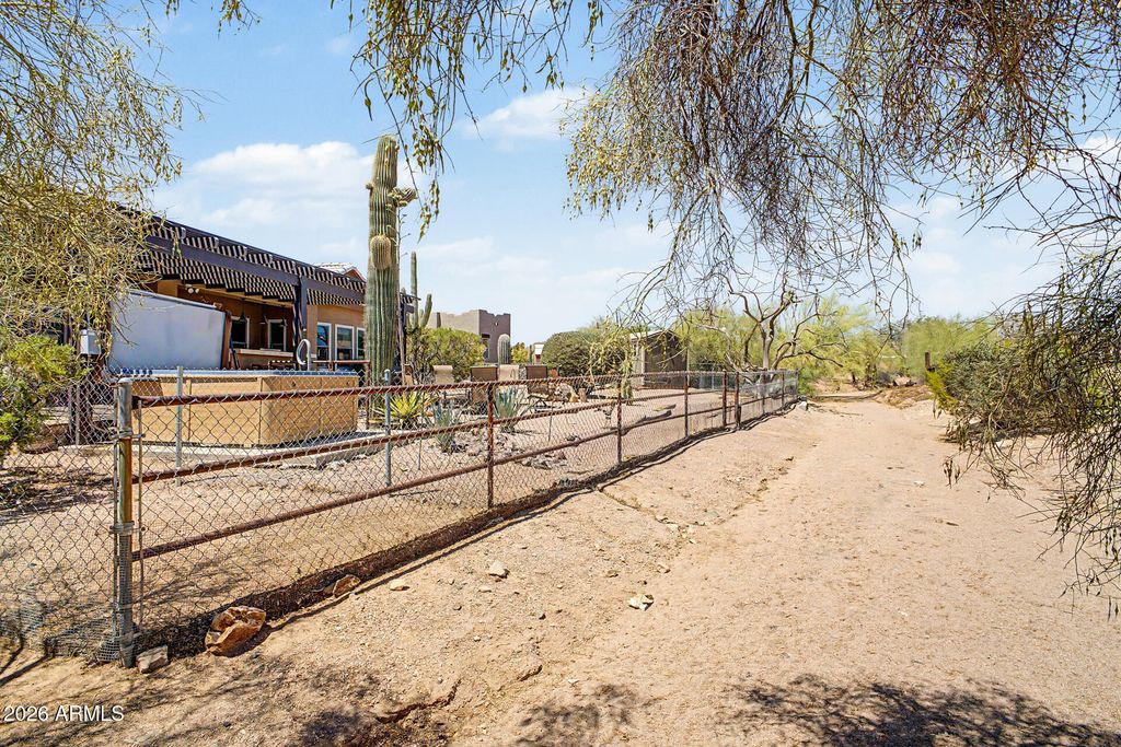 Image 48 of property listing at 931 E ECHO Circle, Apache Junction, AZ 85119