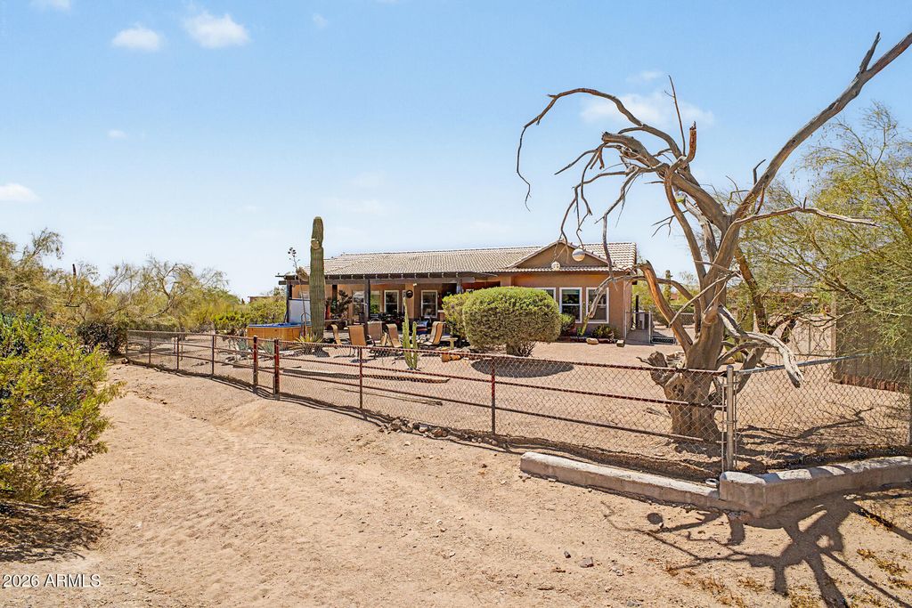 Image 49 of property listing at 931 E ECHO Circle, Apache Junction, AZ 85119