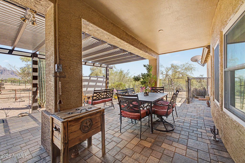 Image 50 of property listing at 931 E ECHO Circle, Apache Junction, AZ 85119