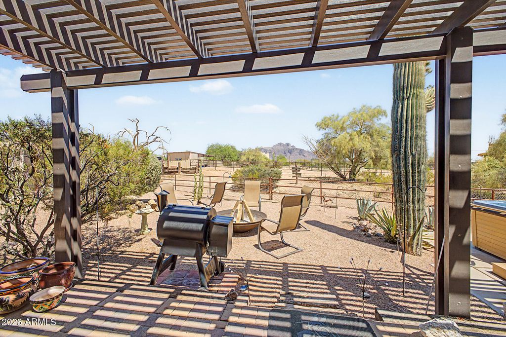 Image 52 of property listing at 931 E ECHO Circle, Apache Junction, AZ 85119